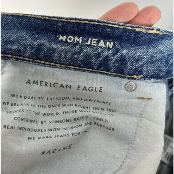 American Eagle Mom Jean Denim Distressed High Rise Size 10 Cotton Blend Women’s - Picture 5 of 6